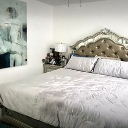 King size Bed & Dresser/W mirror 