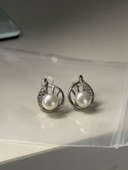 Real pearl earrings