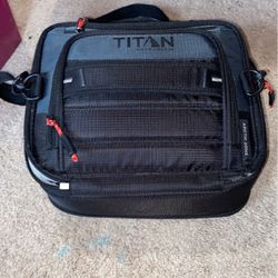 Titan Expandable Lunch Box