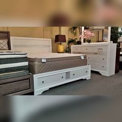 4 Pieces White Color King or Queen Bedroom Set