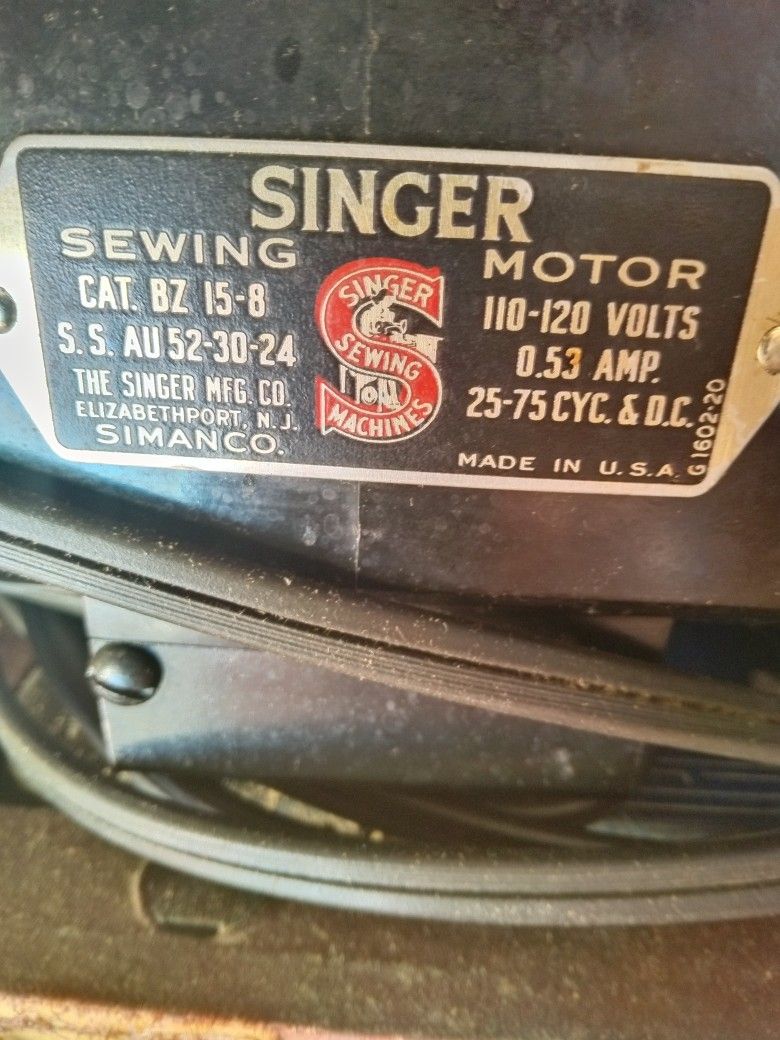 1956 Singer Sewing Machine