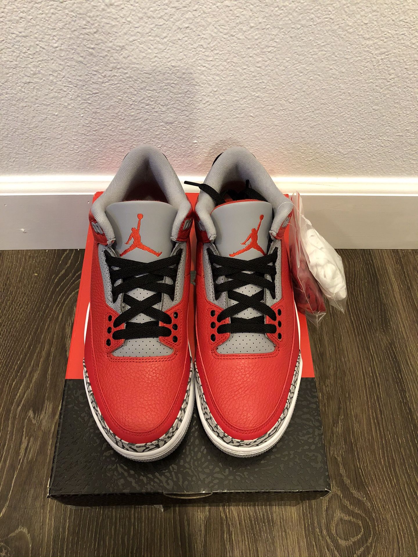 Jordan 3 Retro OG - Fire Red Cement Size 8 Deadstock Never Worn Unused