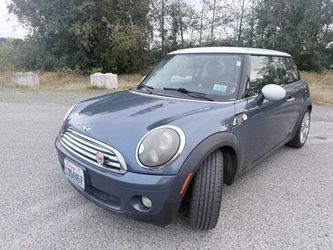 MINI Cooper 2-Door Hatchback