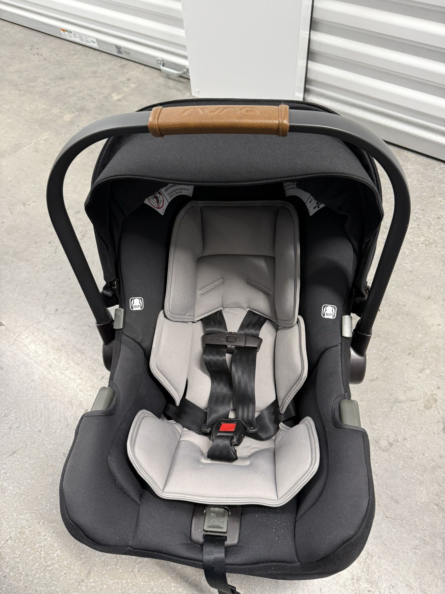 Nuna Pipa rx infant car seat & base