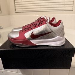 Kobe 5 Lower Merion ( Size 9.5 )