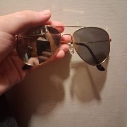 There Good Sun Glasses 