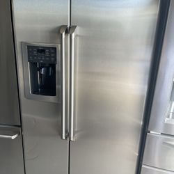 Refrigerator 