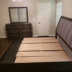 Beckwood Gray King Size Sleighbed and Dresser With Mirror