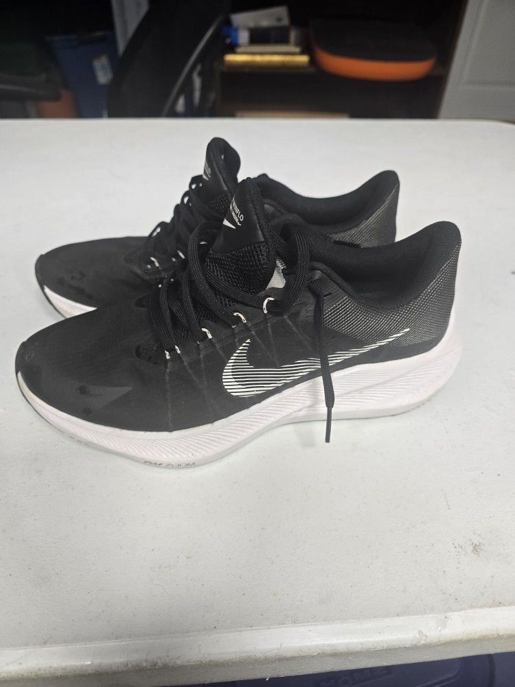 Nike Zoom Winflo 7 Men’s Size 10 Black White Running Shoes CW3421-005