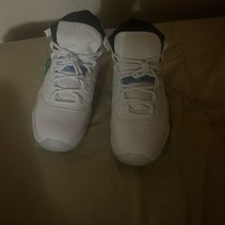 jordan 11 legend blue size 8.5