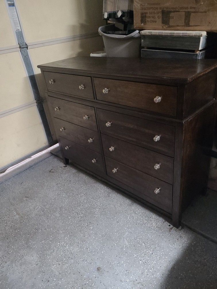 8 Drawer Dresser Mirror And Nite Stand