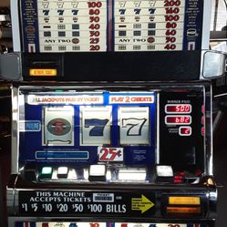 5 Times Pay Red, White And Blue Slot Machine 