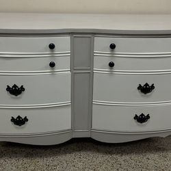 Dixie Vtg Wood 56.5”W Chest Dresser 6 drawers open easy  🚚 extra