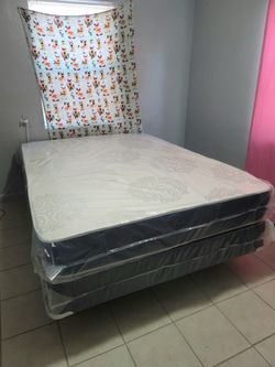 NEW QUEEN-SIZE MATTRESS AND BOX SPRING 💤