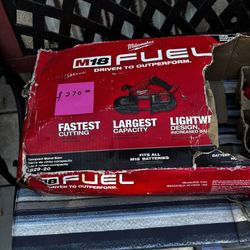 Milwaukee Compact Saw 