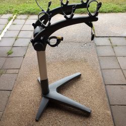 Saris T-bones Stand Bike Rack Hitch 3 Bikes