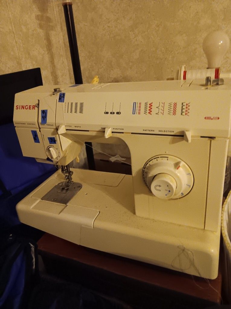 Sewing Machine Singer