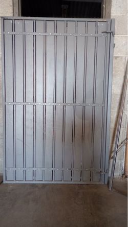 Gate