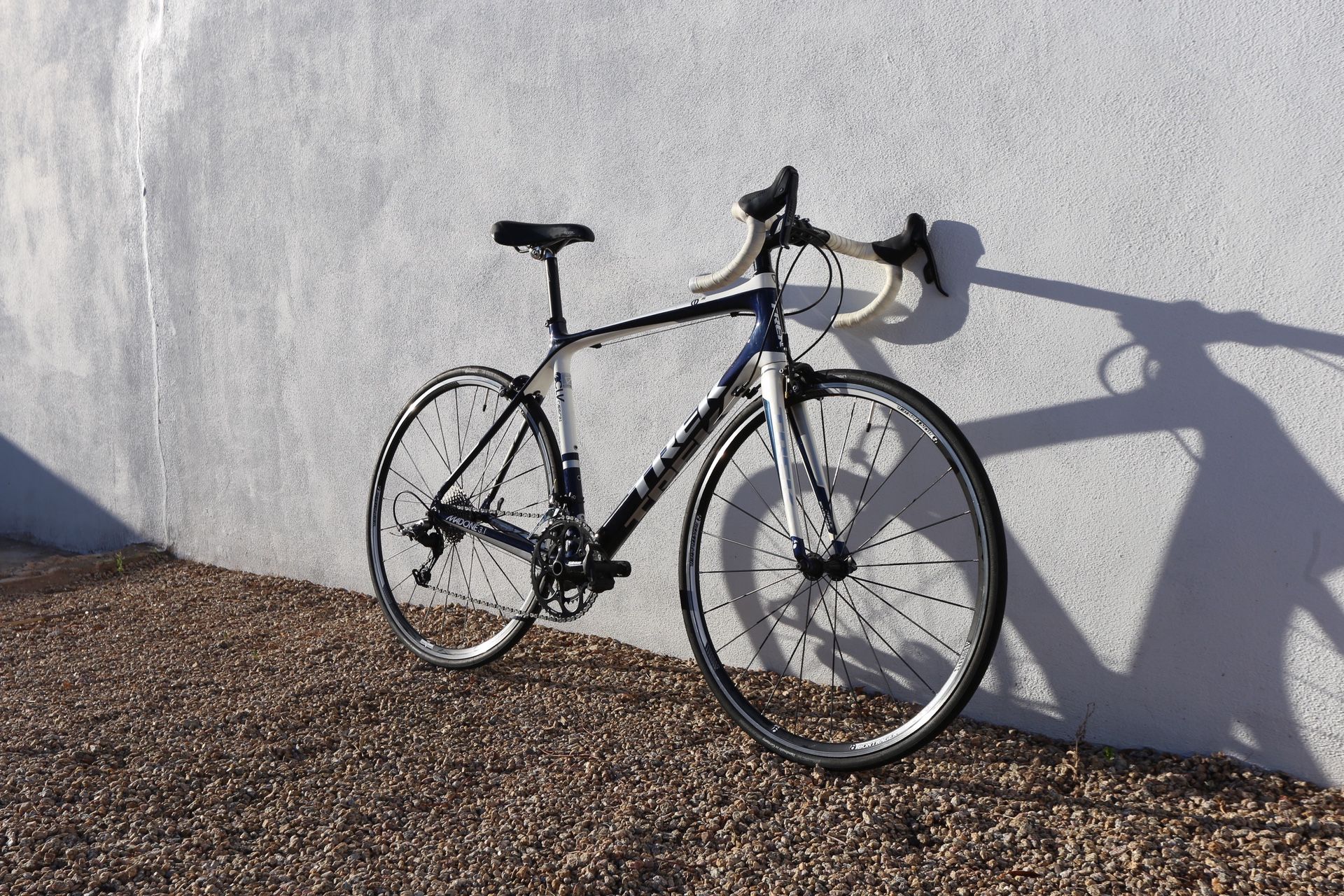 2012 Trek Madone 3.1c – 56cm H2 – Carbon Road Bike w/ 2023 SRAM Rival 11-Speed Upgrade