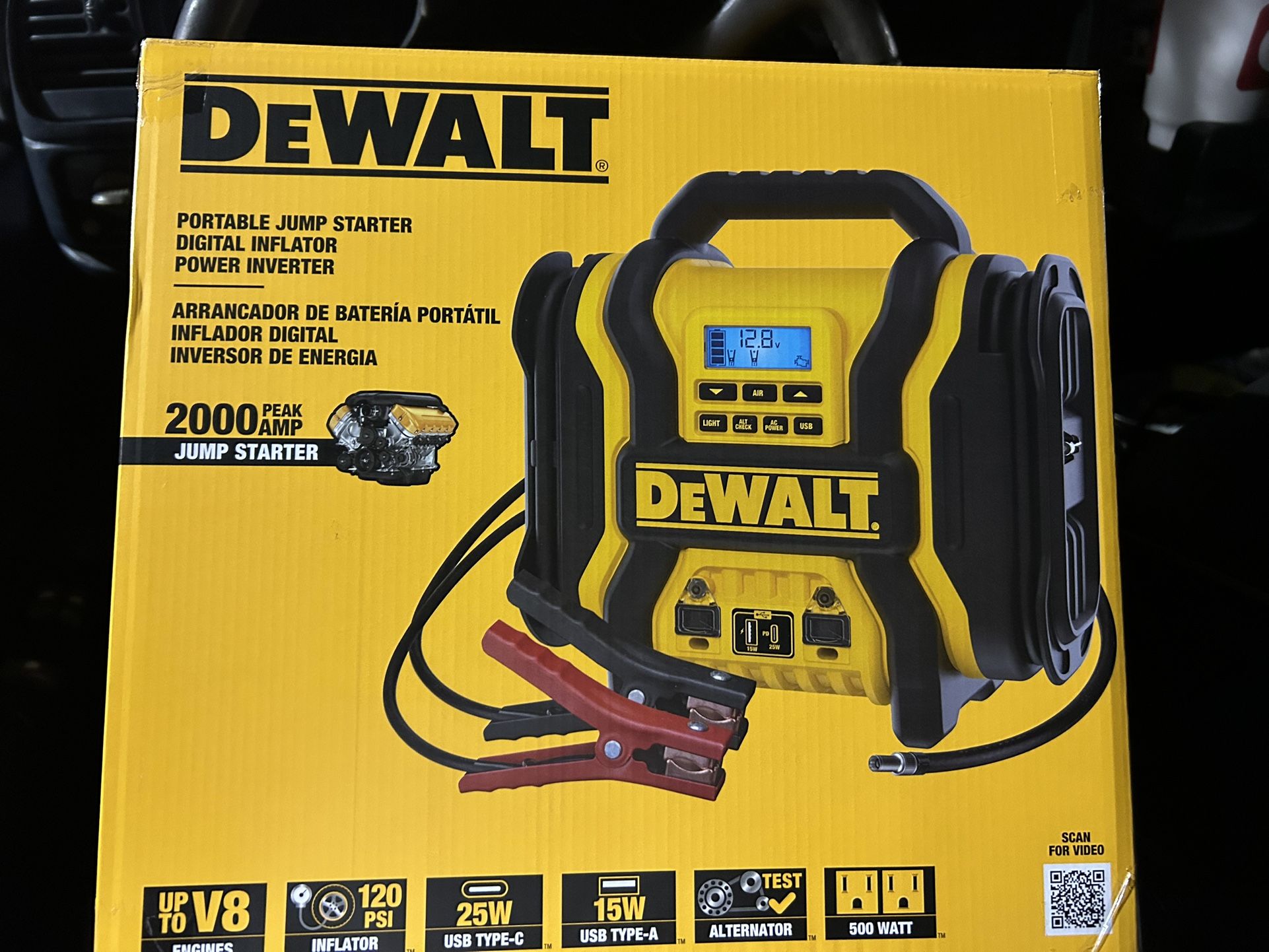 DEWALT 2000 Amp Jump Starter Inflator Up To V8 Engine