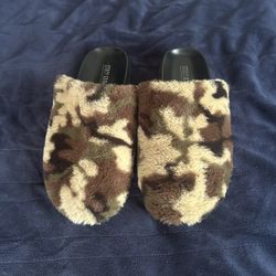 Stacy Adams Montecito Scuff Slipper — Olive Camo Faux Fur