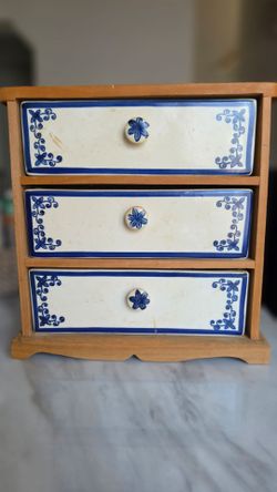 Vintage Jewelry Box