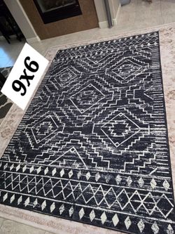 Black and white boho rug