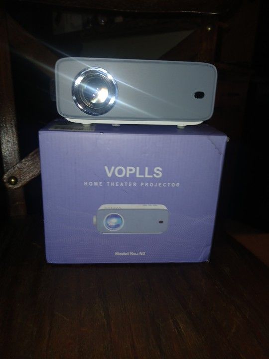 Voplls Home Theater Projector