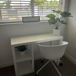 Room Desk and Chair