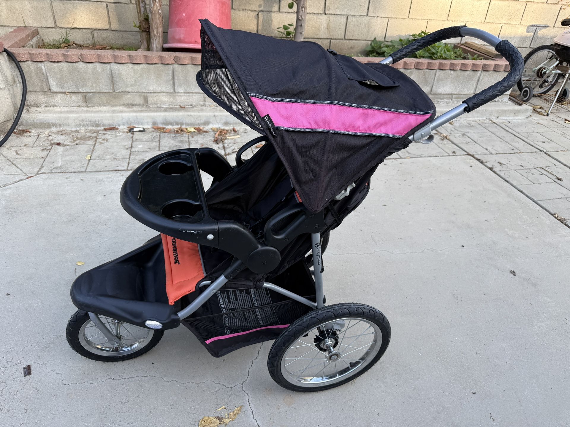 Baby Trend Expedition Jogging Stroller. 