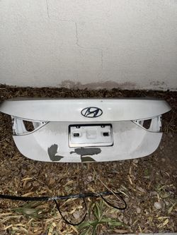 Hyundai Elantra 2012-2017 Trunk