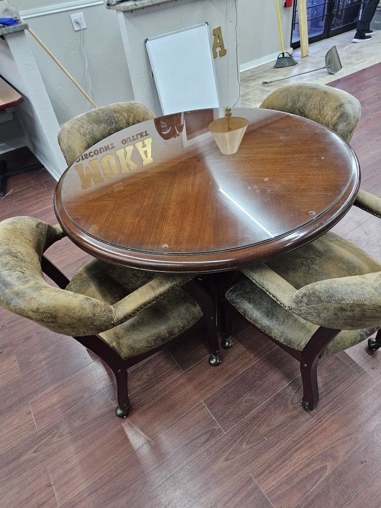 Table With Rolling Chairs