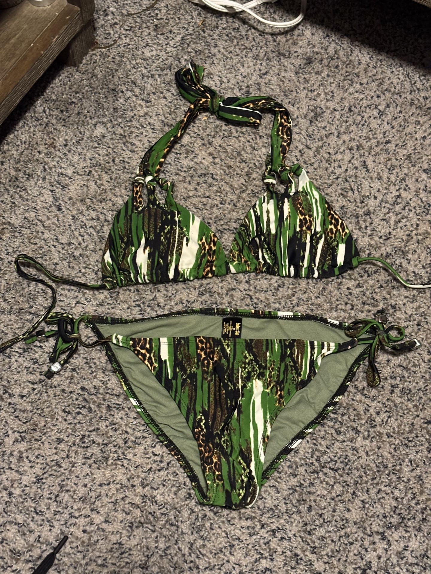 Endless Sun L Top/M Bottoms Green Cut Out Sexy Bikini Set