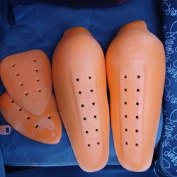 Bmw motorrad knee-shin and hip pad inserts