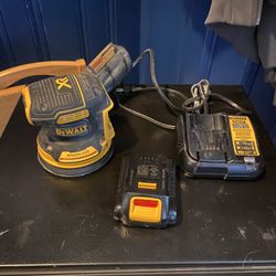 Dewalt Palm Sander