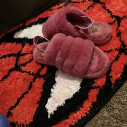 magenta ugg fuzzy slides 