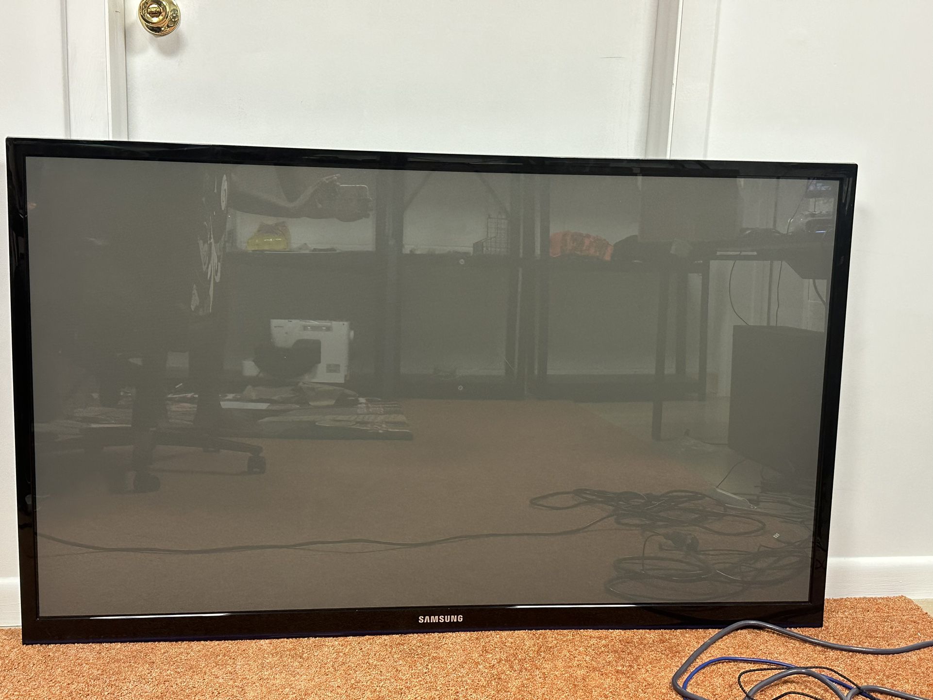 Samsung TV 59 Inches