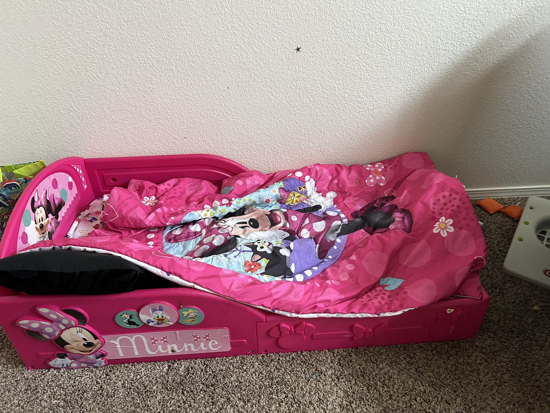 Minnie mouse bed