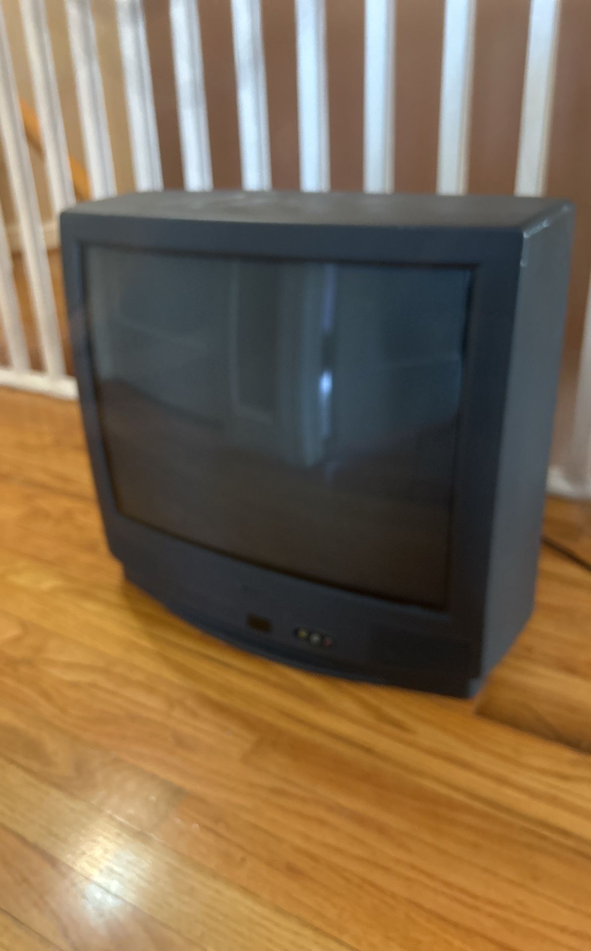 16.5 inch x 12.5 inch 1999 tv (still works) box television