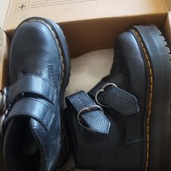 D Martens 