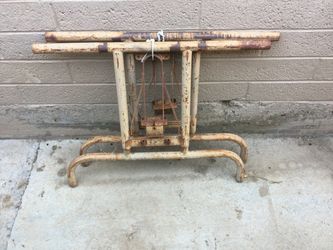 Folding metal table/bench legs