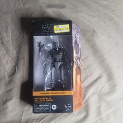Hasbro Star Wars: The Black Series - New Republic Security Droid