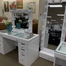 BEDROOMS SECTIONALS DINING TABLES 599.99