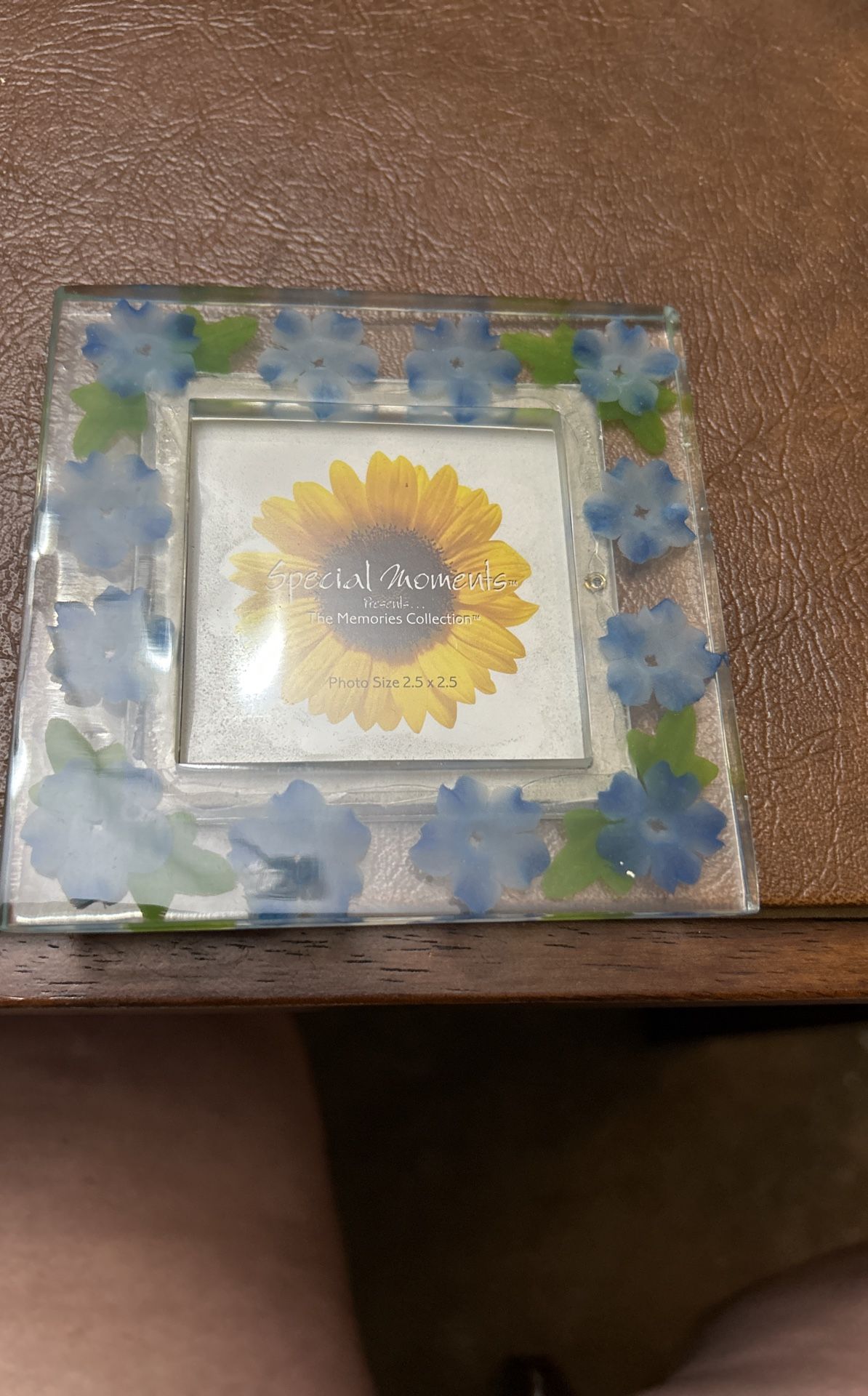 2.5 X2.5 Picture Frame-blue flowers