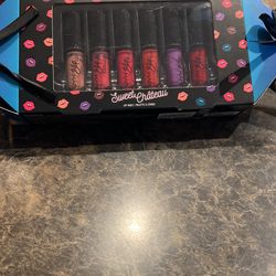 NYX LIP VAULT