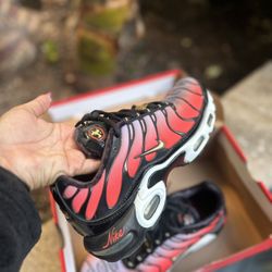 Nike Air Max Plus "Sisterhood" sneakers