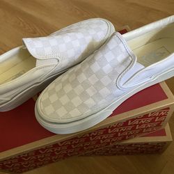 Women’s white Vans 7.5