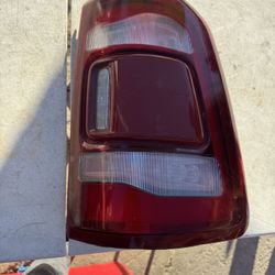 Dodge Ram 1500 Right Tail Light Lid Oem