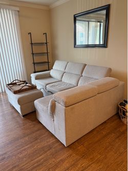L-Couch with pullout section