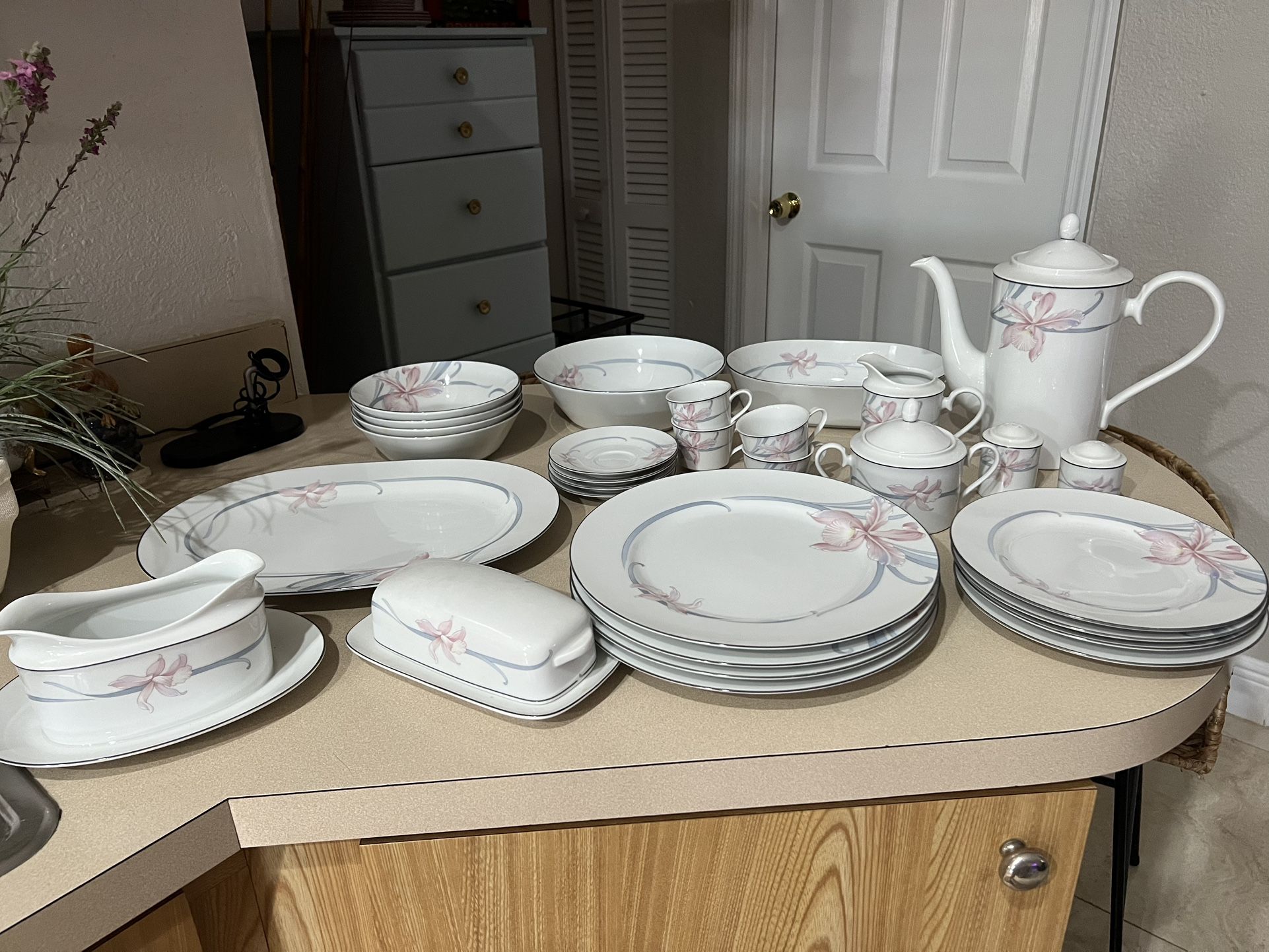 Carico Fine China Set (31 Pcs